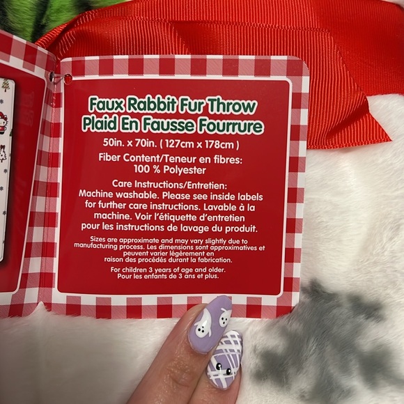 Hello Kitty Faux Rabbit Fur Throw - Picture 5 of 5